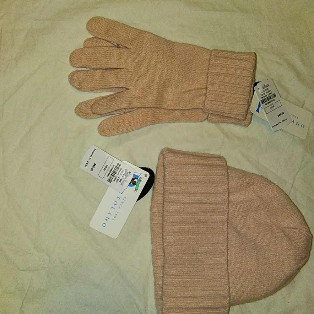 Brand new cotton gloves and hat.